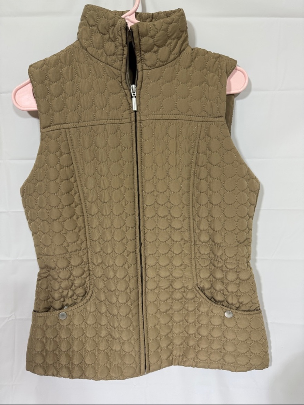 Jane Ashley Quilted Sleeveless Vest in Taupe
